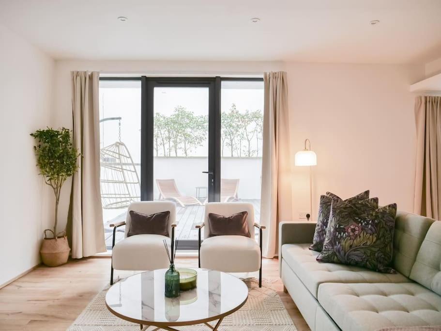 Stylish 2 Bed With Large Terrace * Londres