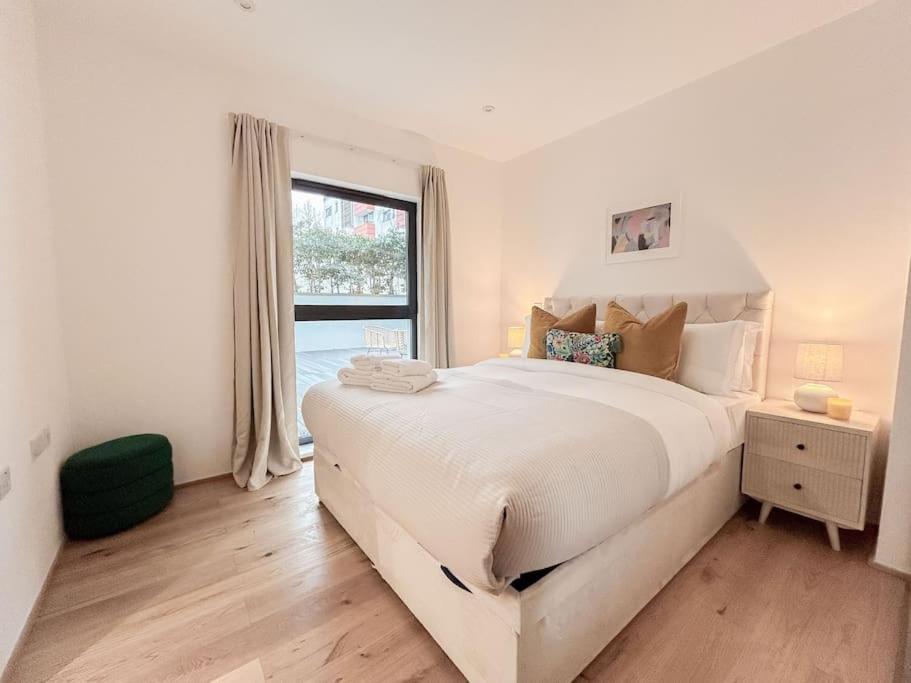 Stylish 2 Bed With Large Terrace Londres