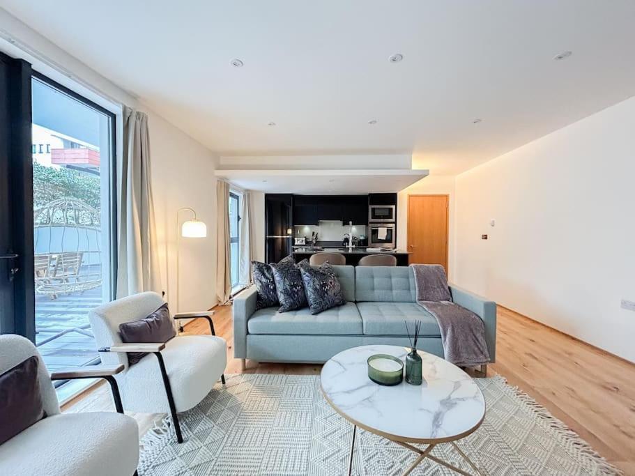 Stylish 2 Bed With Large Terrace Appartement Londres