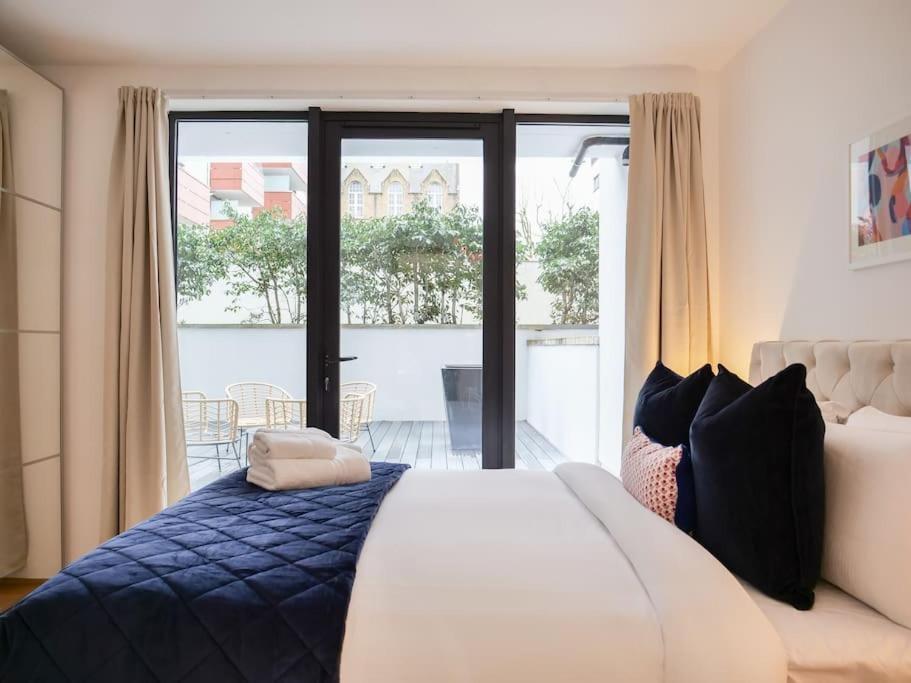 Stylish 2 Bed With Large Terrace Londres