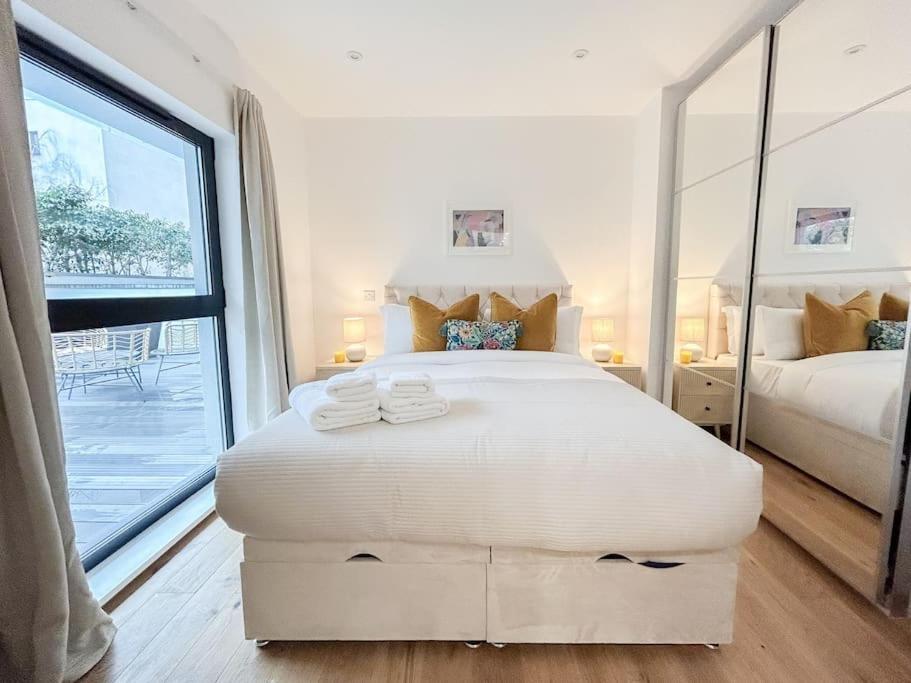 Stylish 2 Bed With Large Terrace * Londres