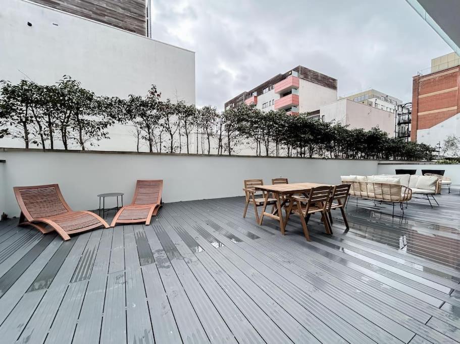 Stylish 2 Bed With Large Terrace Londres